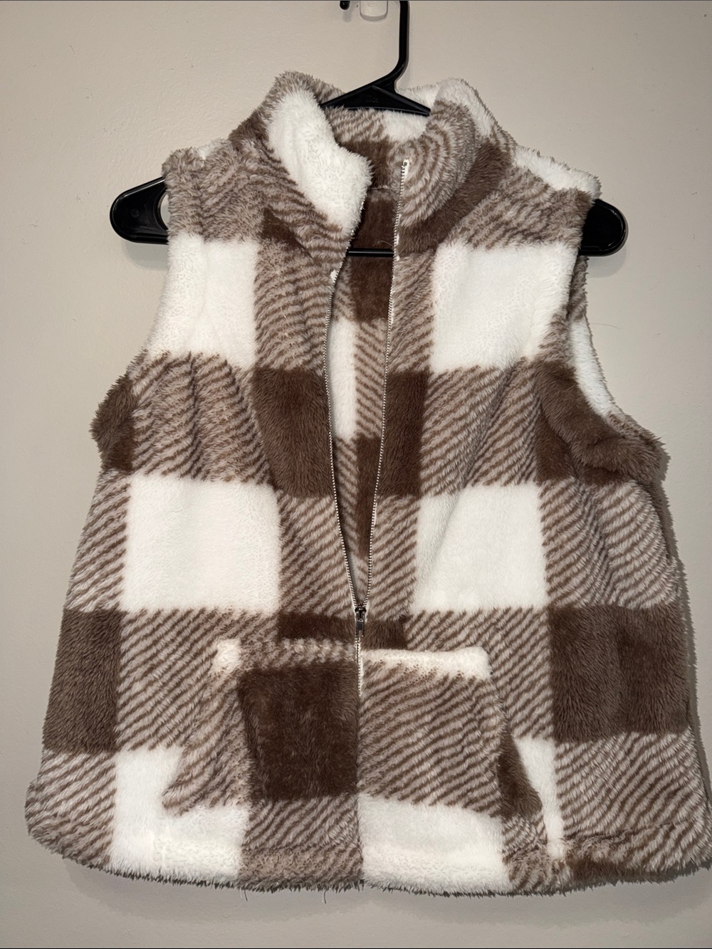 Brown & White Buffalo Plaid Sherpa Zip-Front Vest - Picture 5 of 7